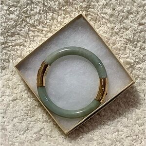 Vtg 14K Yellow Gold Hinge Jade Bangle / 57mm circumference /2.3”inside Diameter
